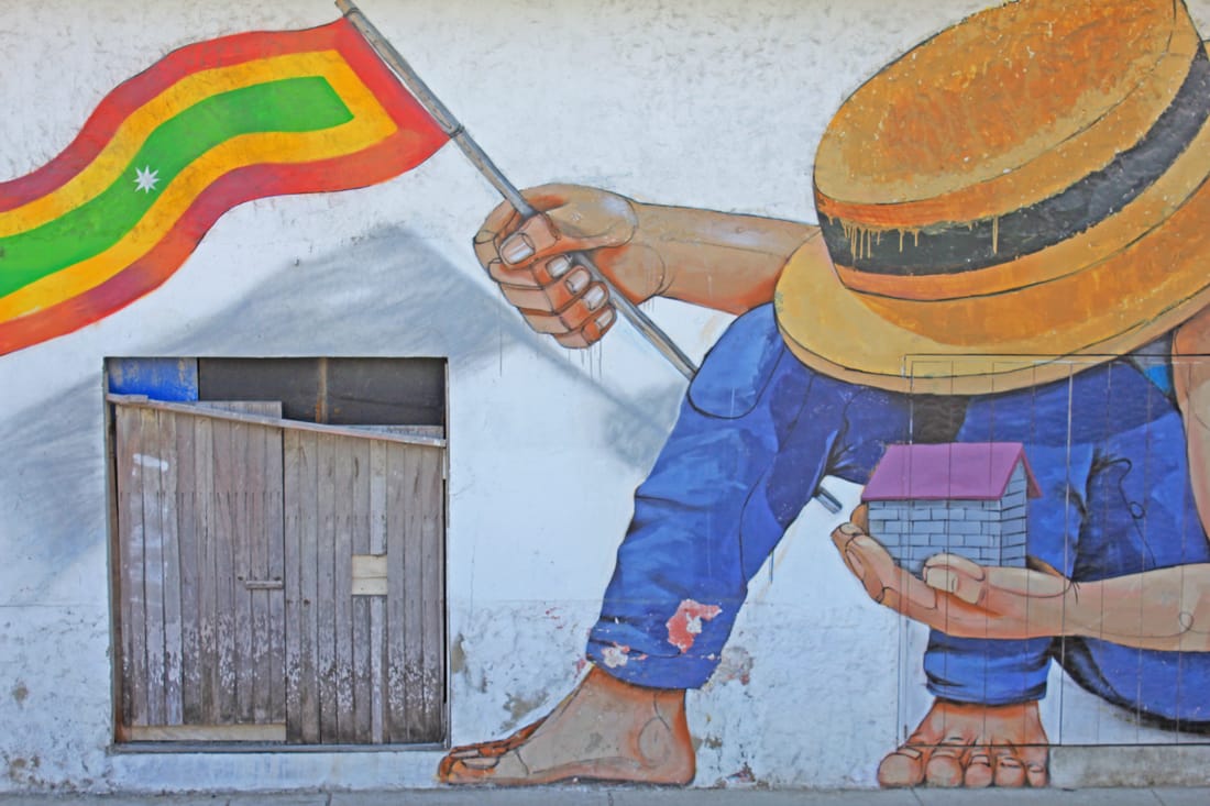 Street art Cartagena Colombia amazing kiteboarding kitesurfing trip comekitwithus guide map safari windy