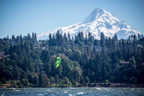 Hood River and the Columbia River Gorge Kiteboarding