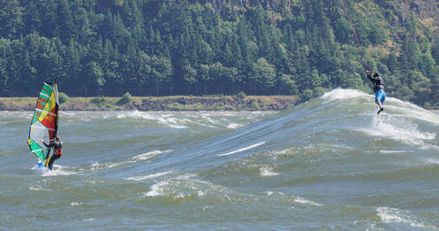 Huge Swell in the Gorge (Hood River)