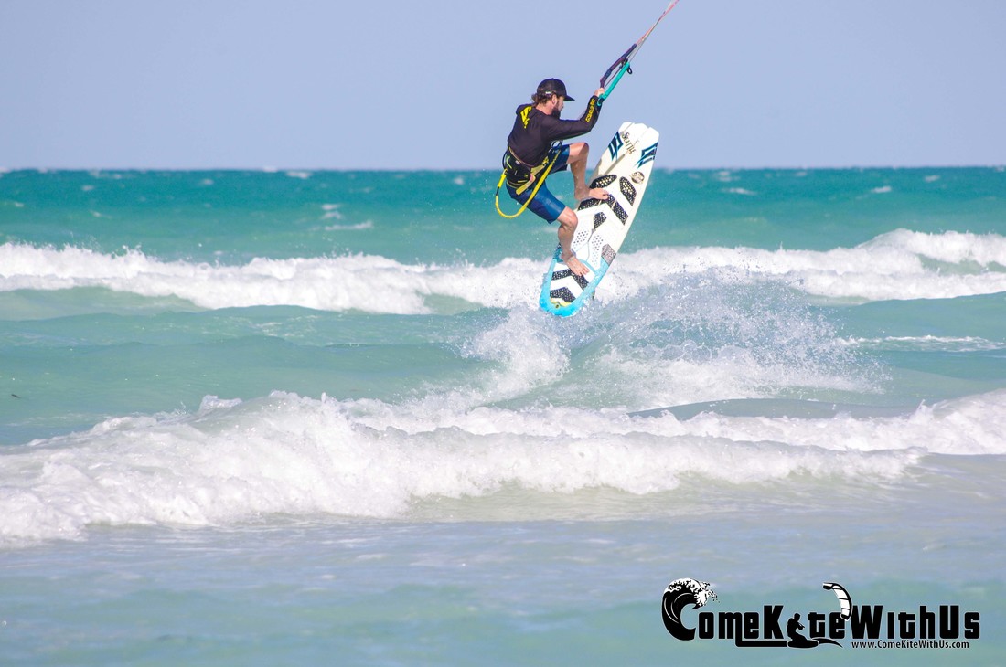 ComeKiteWithUs kiteboard kitesurf lessons El Cuyo Mexico  strapless air